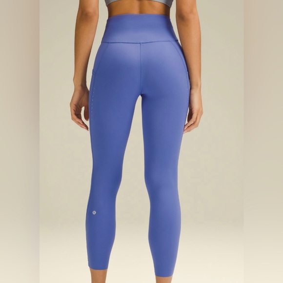 SOLD! NWT LULULEMON FAST AND FREE HR LEGGINGS WITH POCKETS | WILD INDIGO - Picture 4 of 12